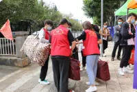 金秋送爽喜迎八方学子 学校党委书记李清玉、院长伍星一行深入迎新现场慰问指导
